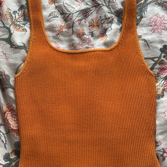 Babaton sculpt knit top - Picture 3 of 3